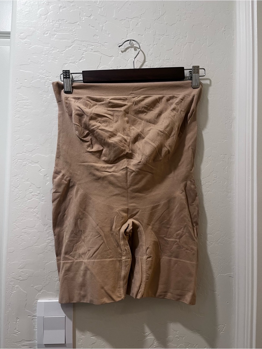 Mixed Neutral Maternity Summer Wardrobe Pieces -Stripes, Olive & Linen - Picture 10 of 16